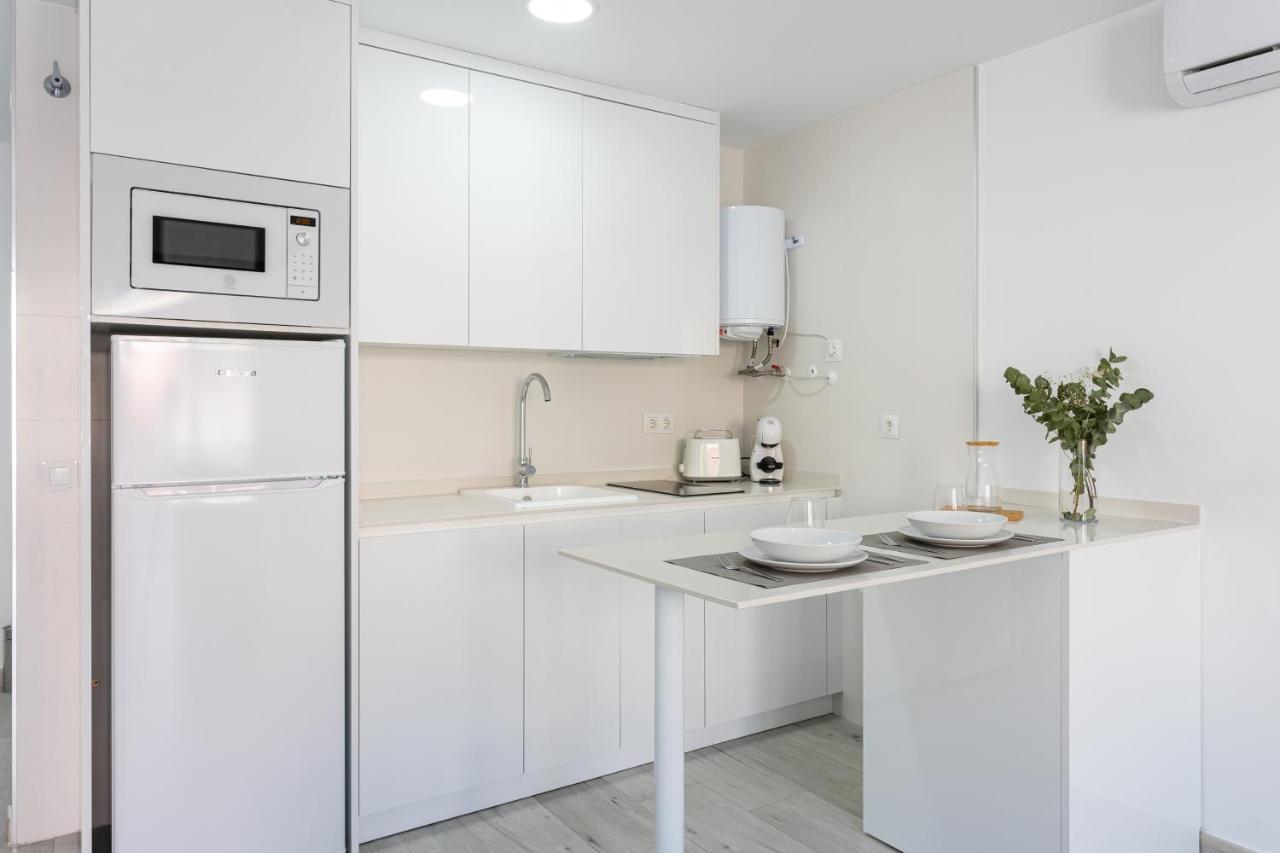 Apartamentos La Pelusa Málaga Exterior foto