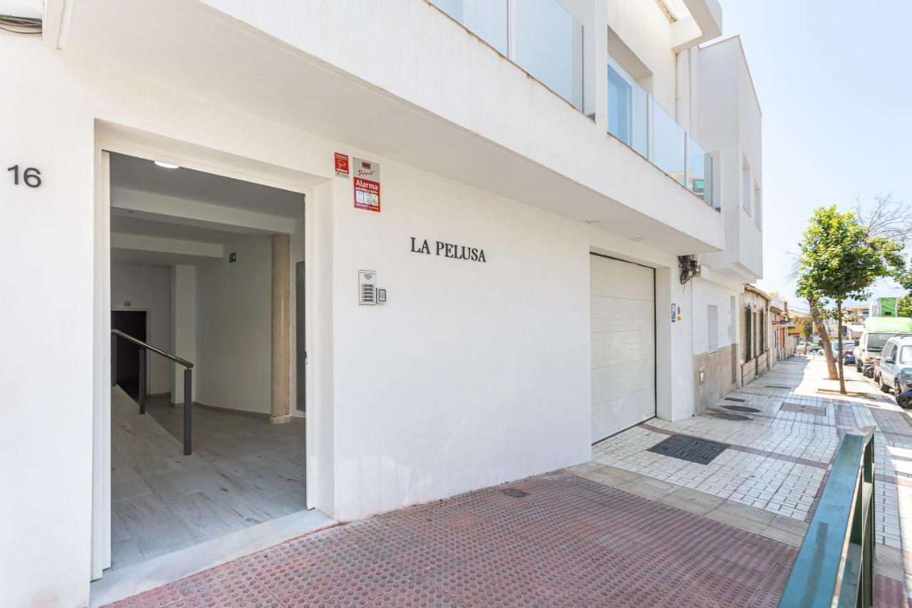 Apartamentos La Pelusa Málaga Exterior foto