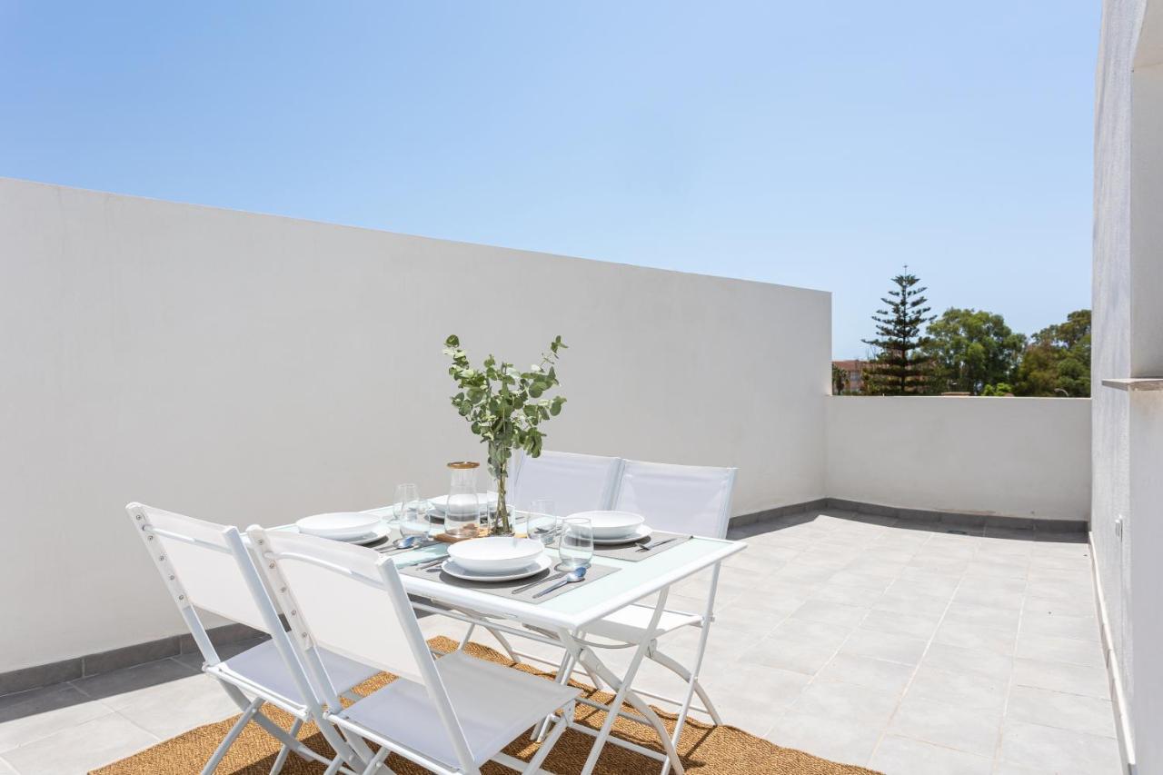 Apartamentos La Pelusa Málaga Exterior foto