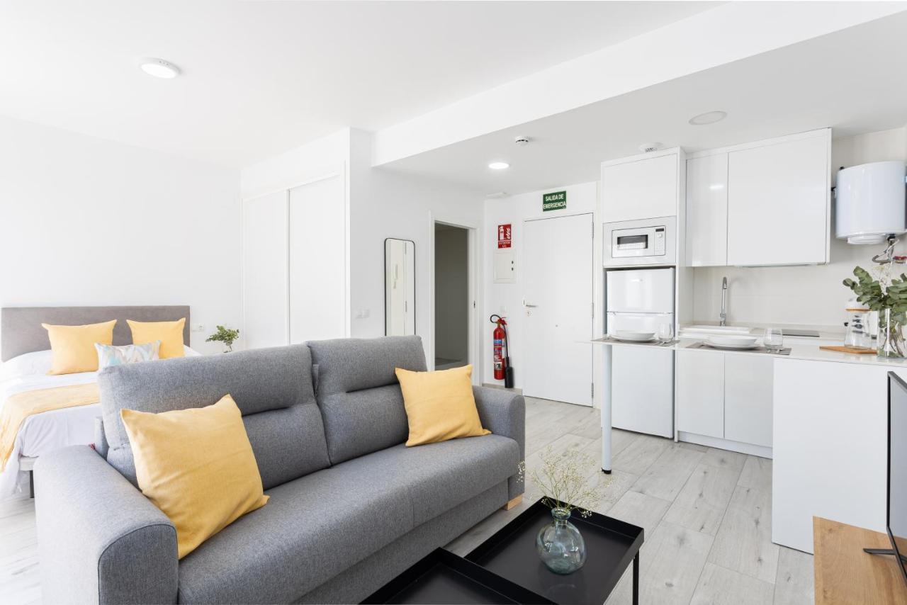 Apartamentos La Pelusa Málaga Exterior foto